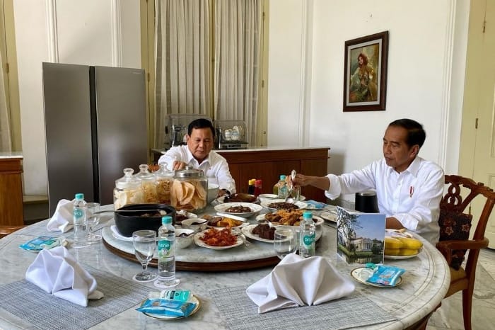 Menteri Pertahanan Prabowo Subianto makan siang bersama Presiden Joko Widodo di Istana Bogor. (Instagram.com/@prabowo)